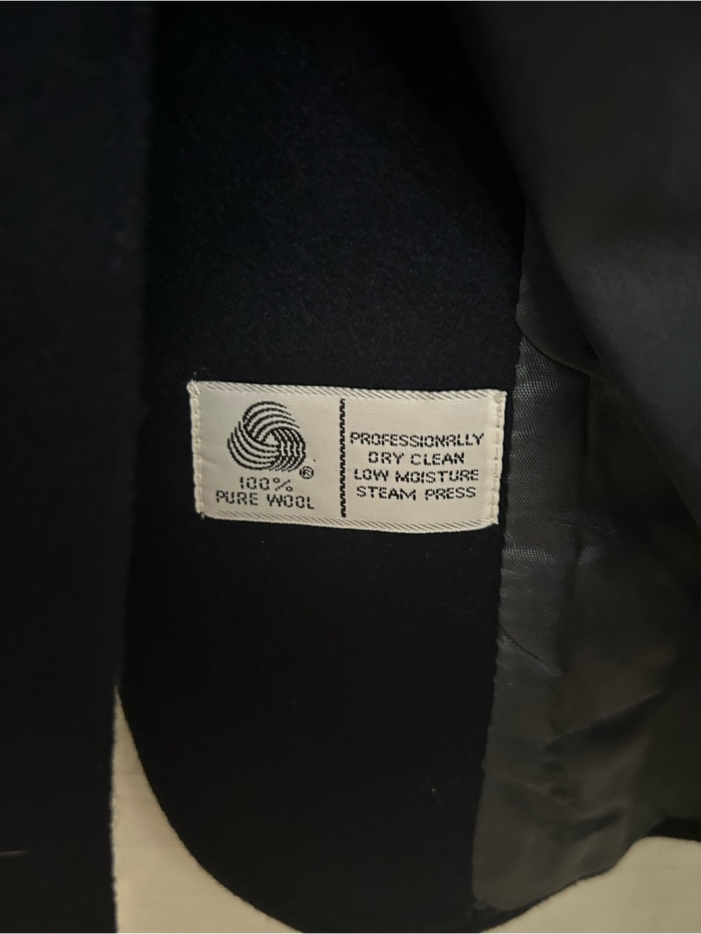Vintage Bretton Place Women's Navy 100% Wool Blazer with Gold Buttons - Picture 9 of 9
